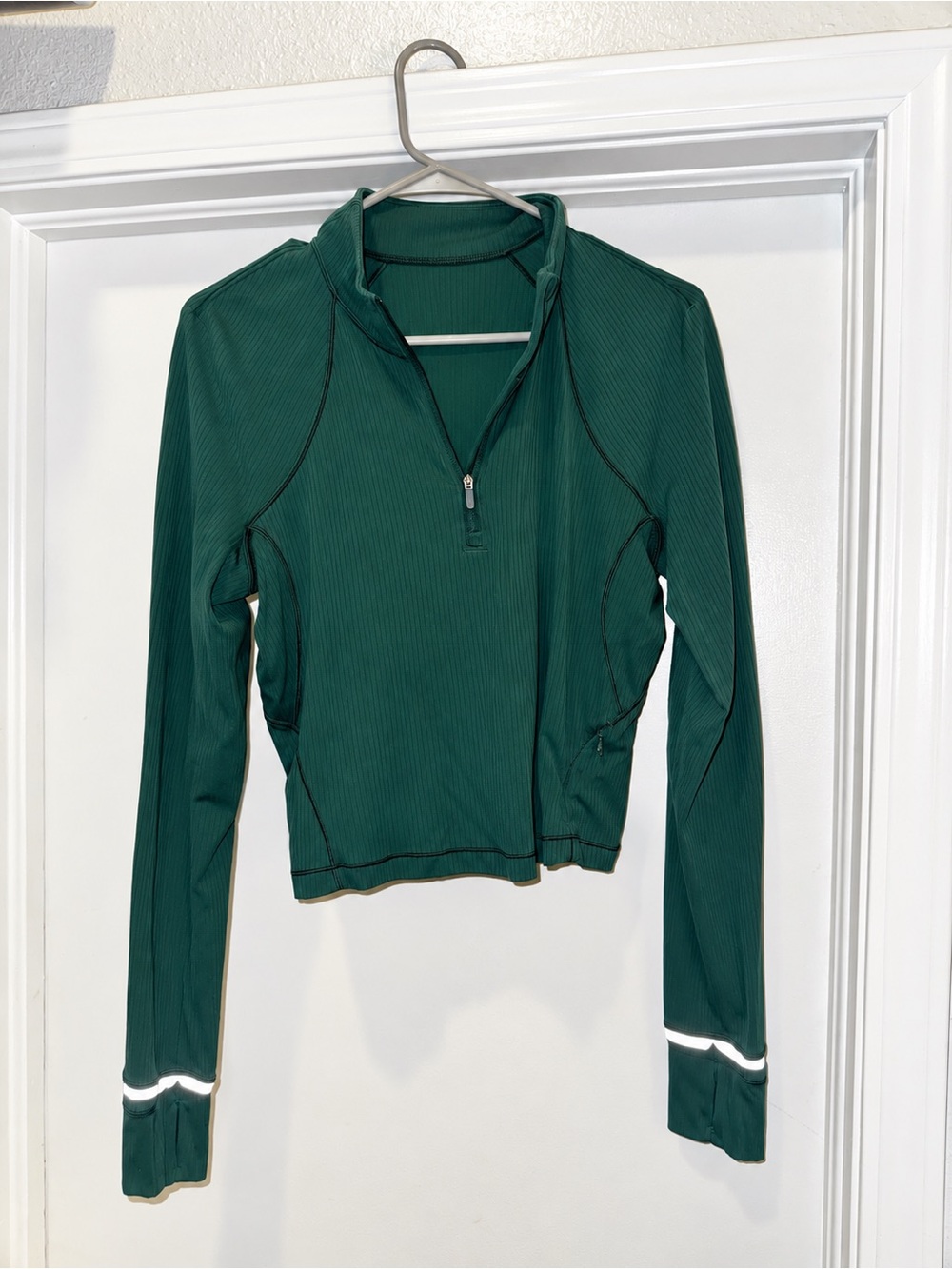 Lululemon Women’s Green Quarter-Zip Cropped Long Sleeve Top